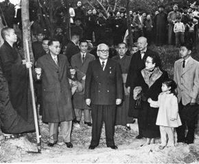 1952年胡文虎先生主持 安老院動土典禮