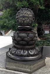 平橋銅鑄佛燈